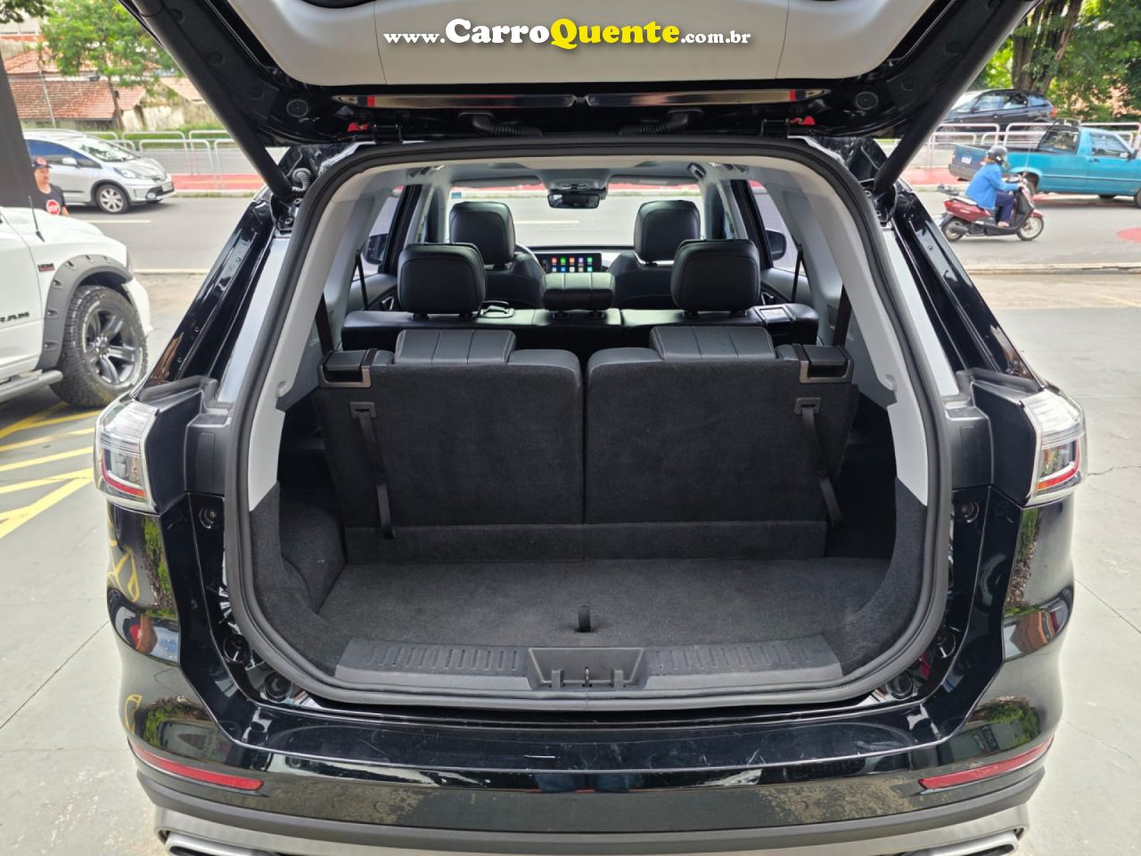 CHERY   TIGGO 8 PRO 1.5 TURBO (HÍBRIDO)    PRETO 2023 1.5 GASOLINA E ELÉTRICO - Loja
