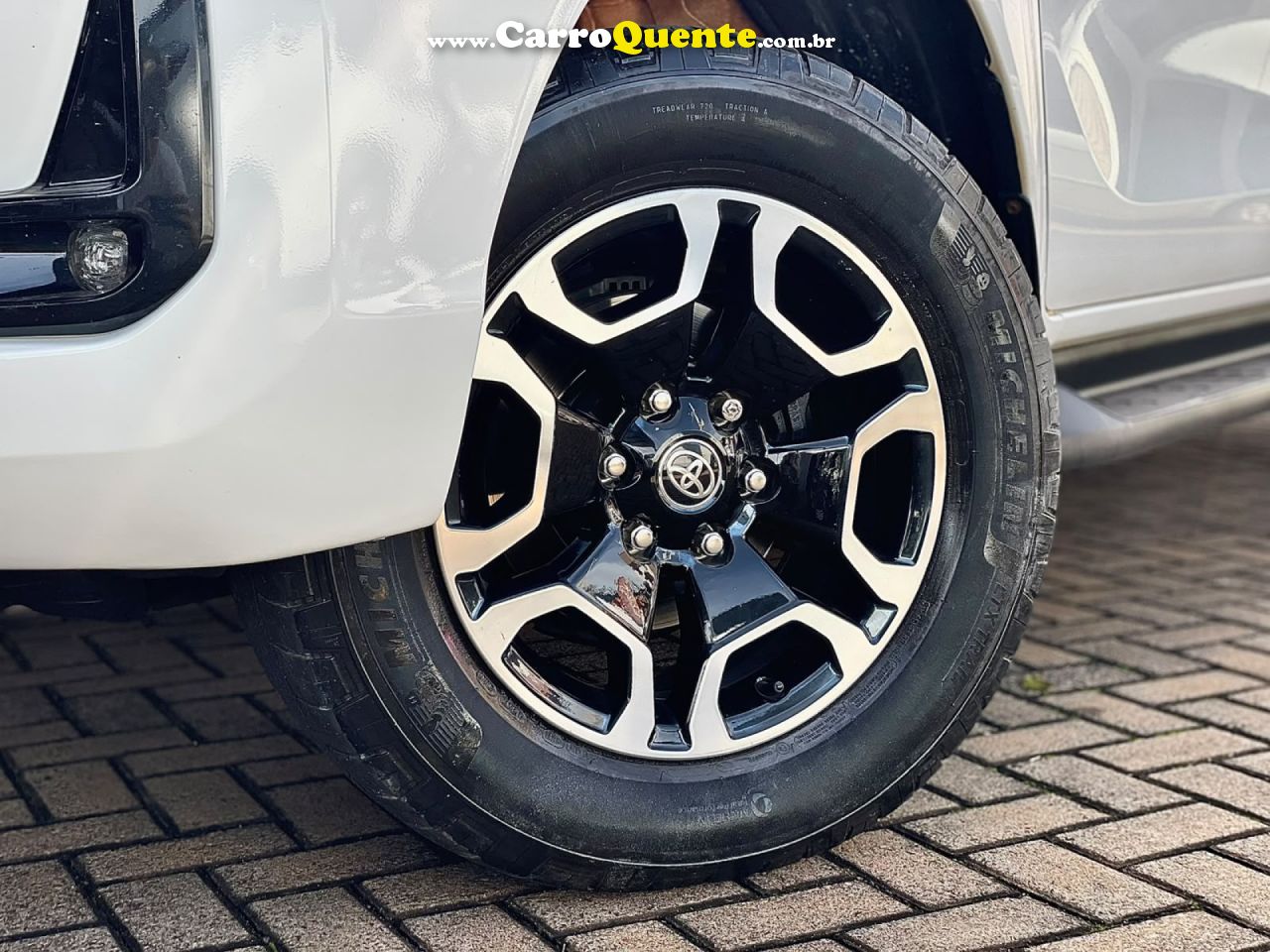 TOYOTA   HILUX CD SRX 4X4 2.8 TDI 16V DIESEL AUT.   BRANCO 2021 2.8 DIESEL - Loja