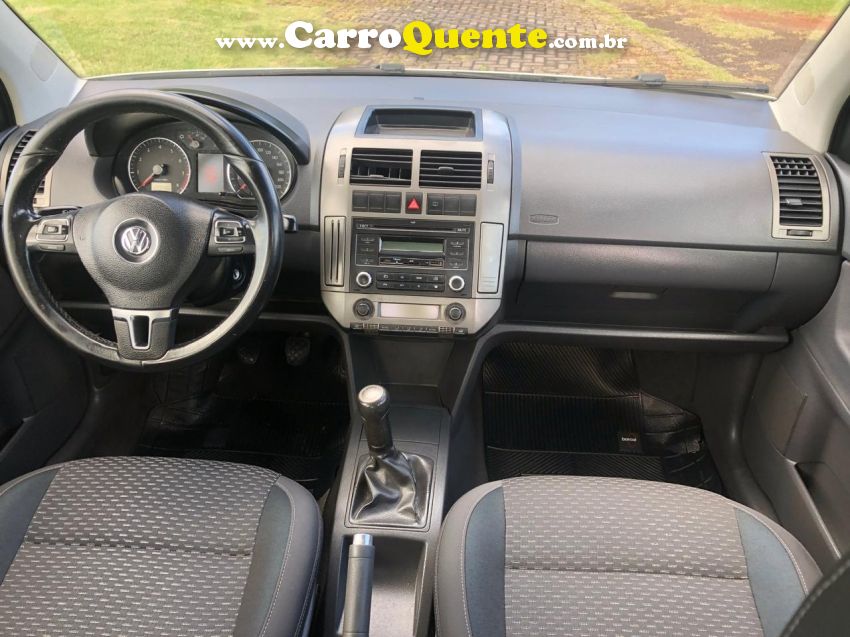 Volkswagen POLO SEDAN 1.6 MI COMFORTLINE 8V FLEX 4P MANUAL - Loja