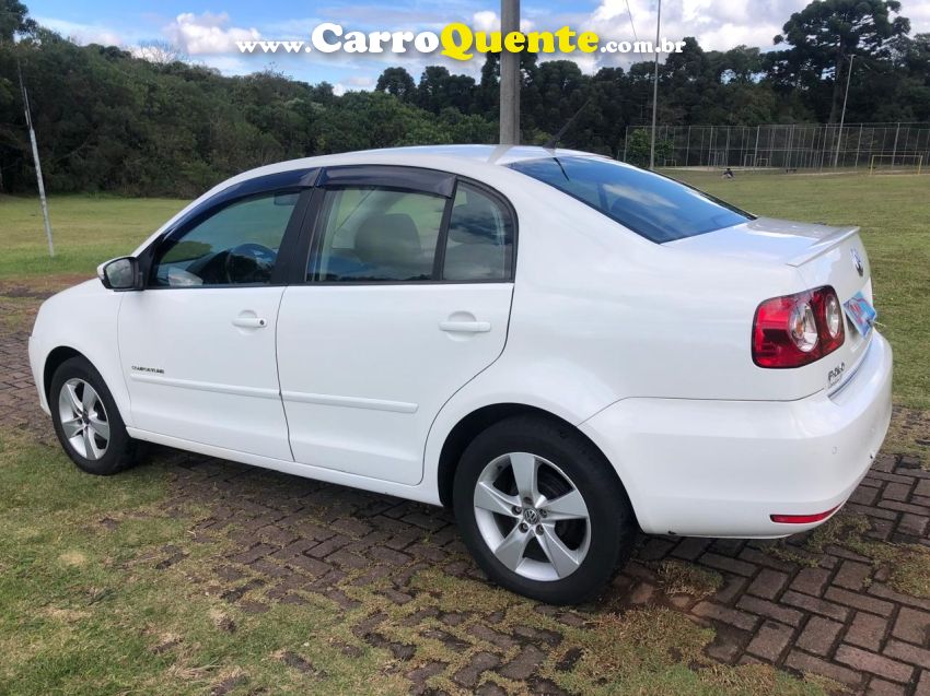 Volkswagen POLO SEDAN 1.6 MI COMFORTLINE 8V FLEX 4P MANUAL - Loja