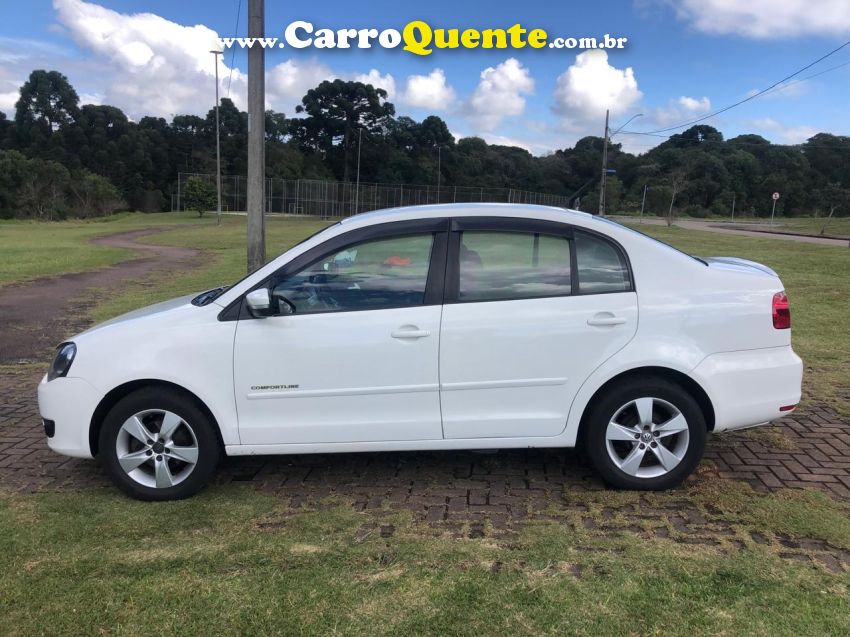 Volkswagen POLO SEDAN 1.6 MI COMFORTLINE 8V FLEX 4P MANUAL - Loja