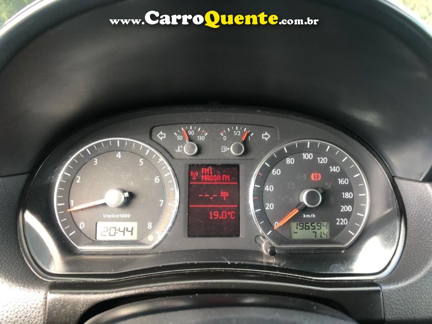 Volkswagen POLO SEDAN 1.6 MI COMFORTLINE 8V FLEX 4P MANUAL - Loja
