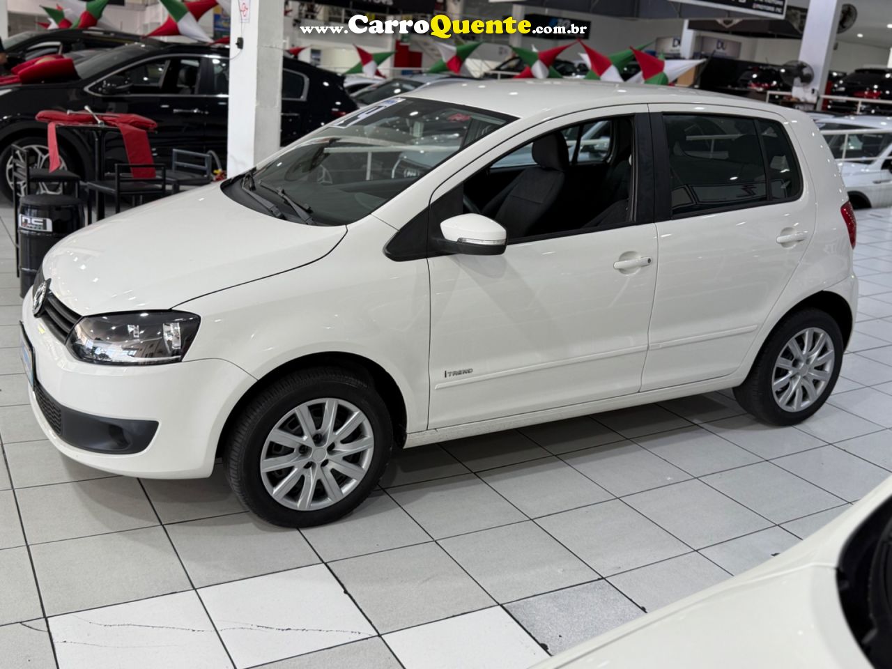VOLKSWAGEN FOX 1.6 MI 8V 2014 - Loja