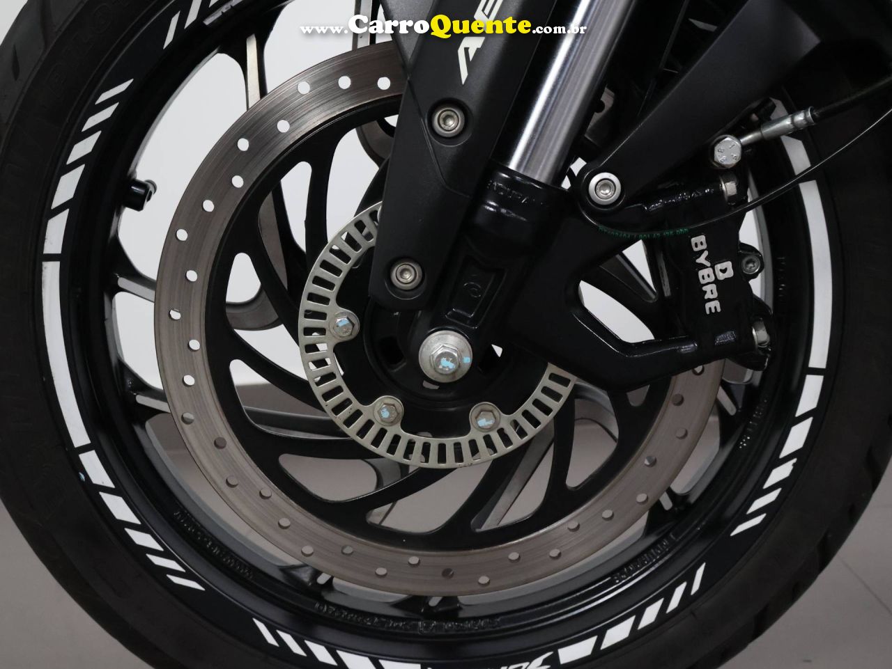 BAJAJ DOMINAR 400 2024 - Loja