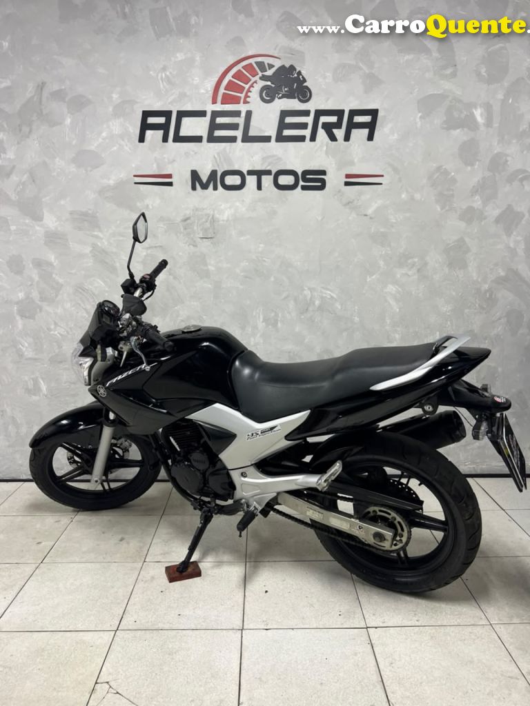 YAMAHA    FAZER 250   PRETO 2012 250 GASOLINA - Loja