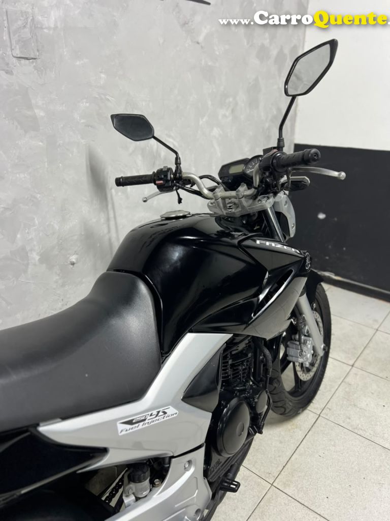 YAMAHA    FAZER 250   PRETO 2012 250 GASOLINA - Loja