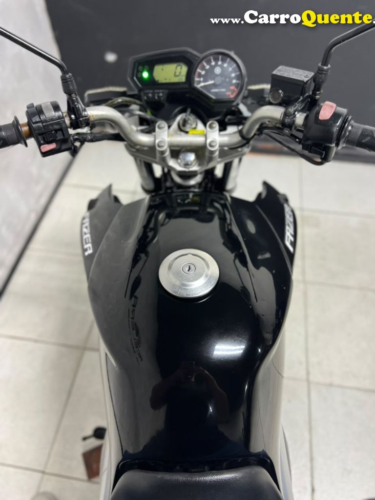 YAMAHA    FAZER 250   PRETO 2012 250 GASOLINA - Loja