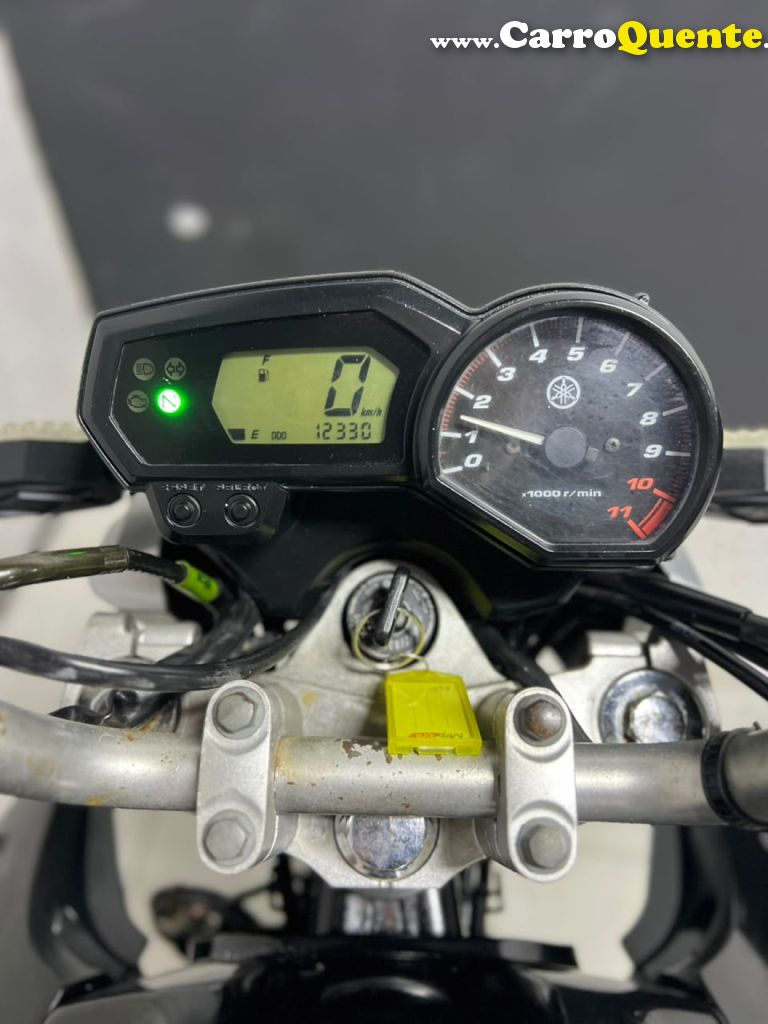 YAMAHA    FAZER 250   PRETO 2012 250 GASOLINA - Loja