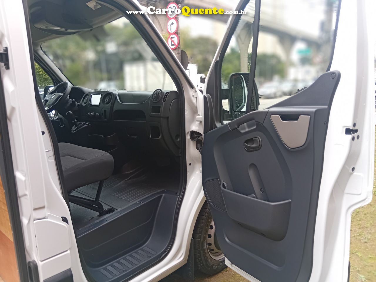 RENAULT   MASTER 2.3 DCI EXTRA FURGÃO 16V DIESEL   BRANCO 2024 2.3 DIESEL - Loja
