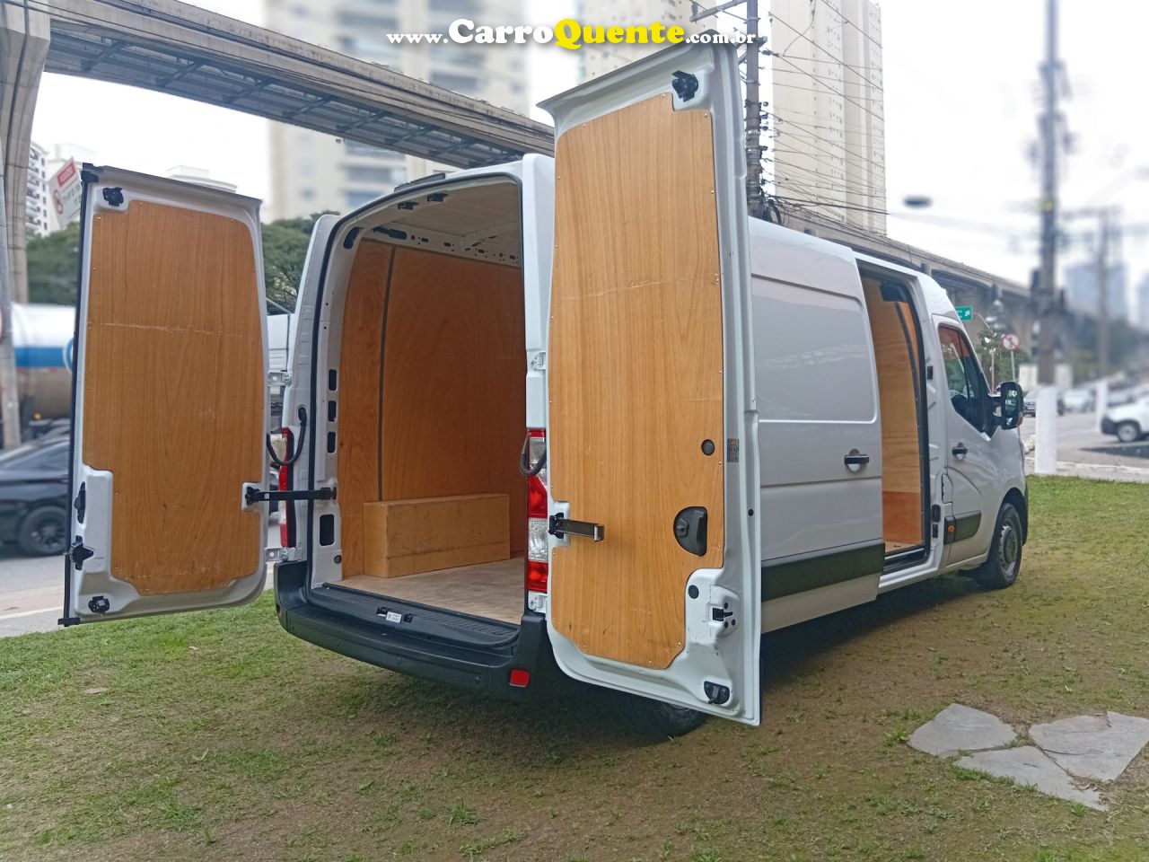 RENAULT   MASTER 2.3 DCI EXTRA FURGÃO 16V DIESEL   BRANCO 2024 2.3 DIESEL - Loja