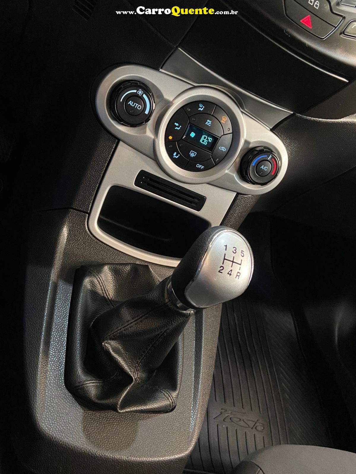 FORD FIESTA 1.6 SE HATCH 16V 2014 - Loja