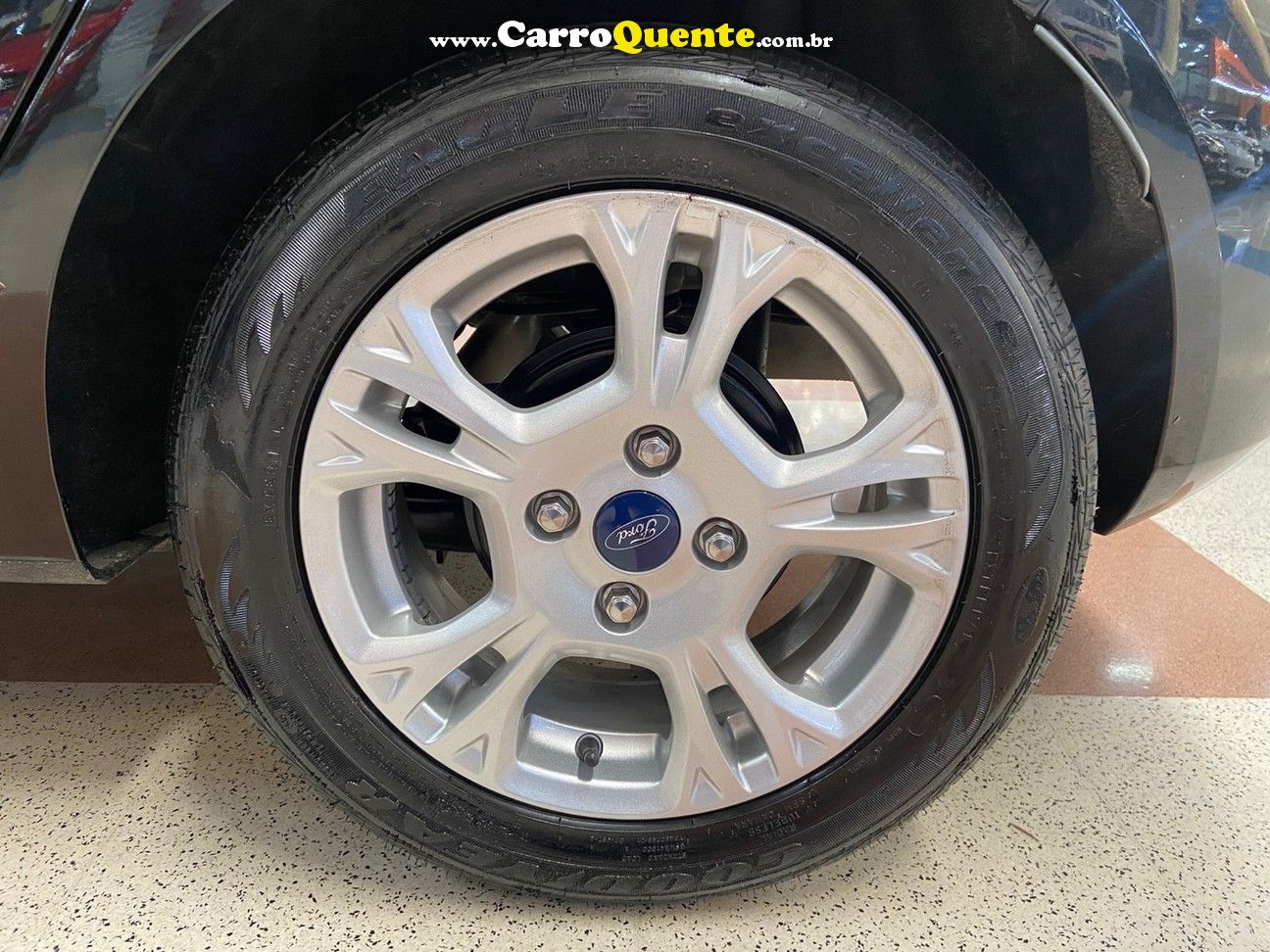 FORD FIESTA 1.6 SE HATCH 16V 2014 - Loja