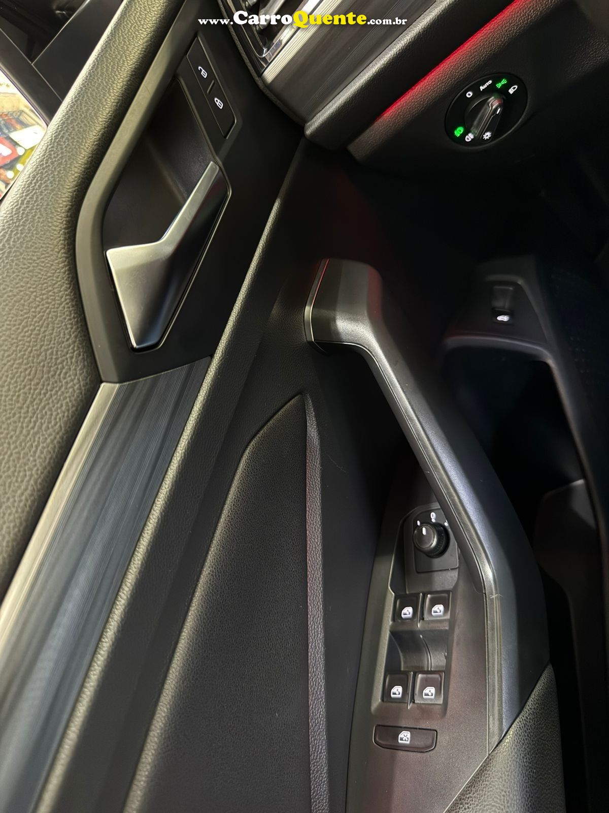 VOLKSWAGEN JETTA 1.4 250 TSI TOTAL COMFORTLINE 2019 - Loja