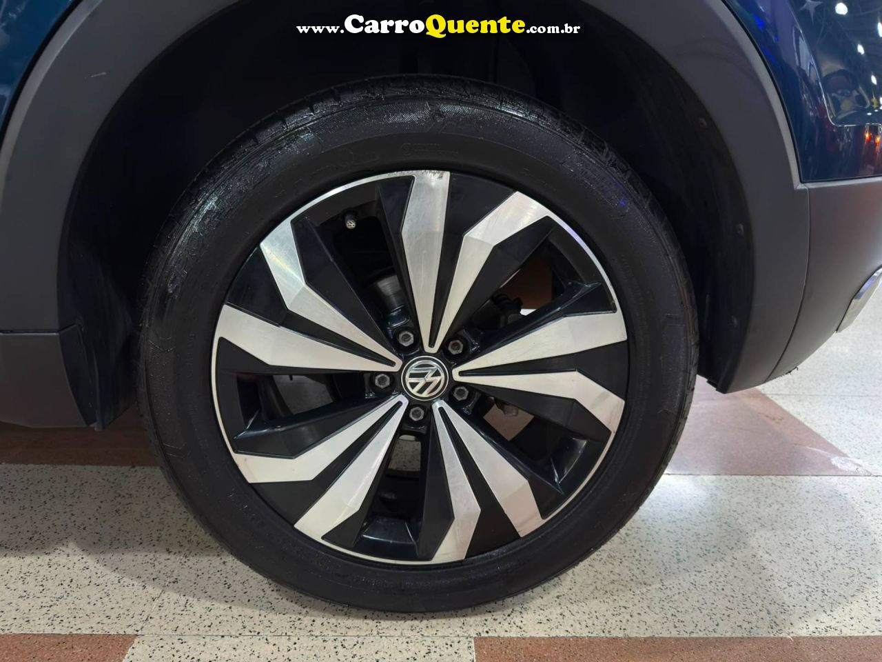 VOLKSWAGEN T-CROSS 1.0 200 TSI TOTAL COMFORTLINE 2021 - Loja