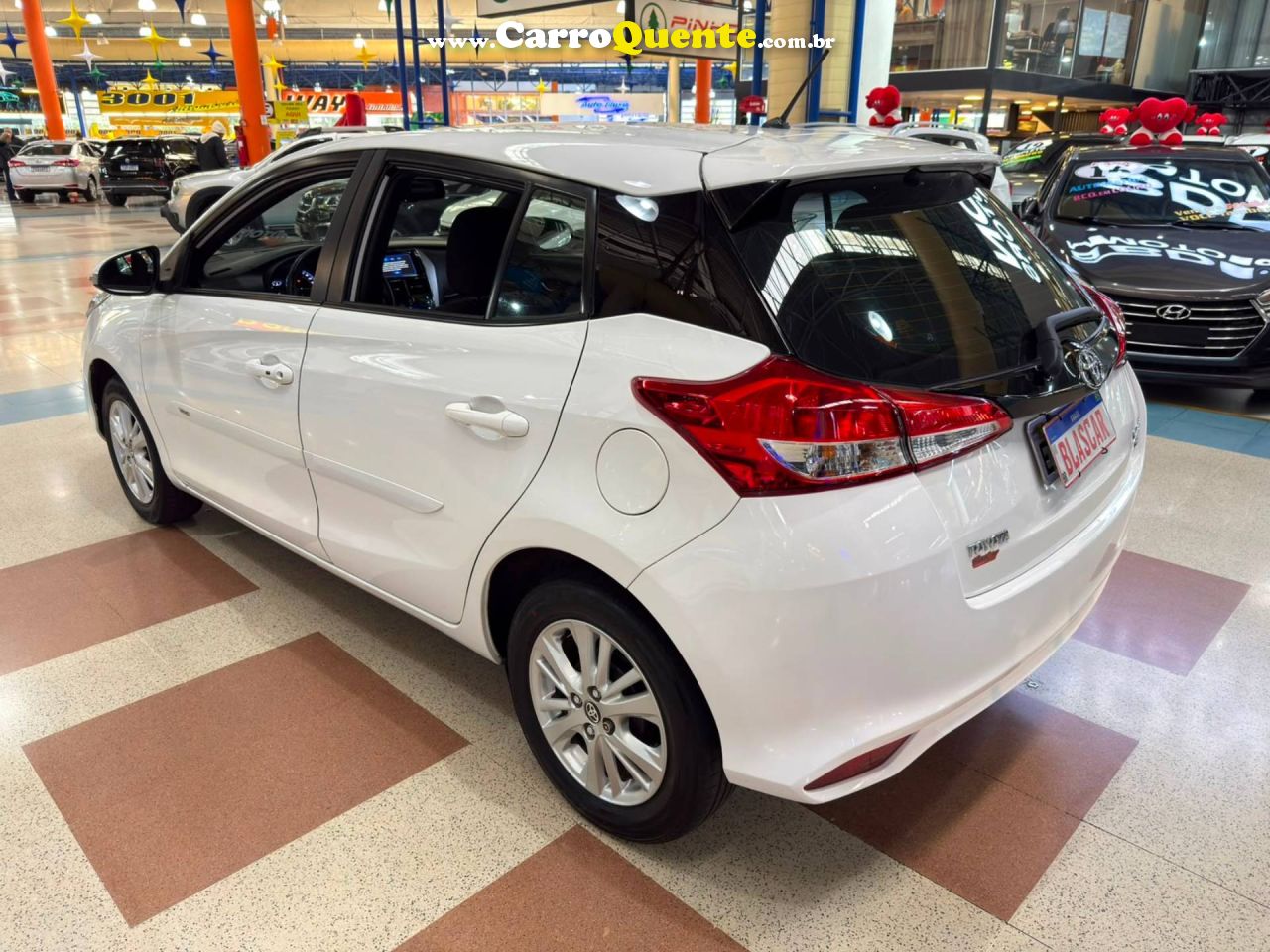 TOYOTA YARIS 1.3 16V XL PLUS TECH MULTIDRIVE 2019 - Loja