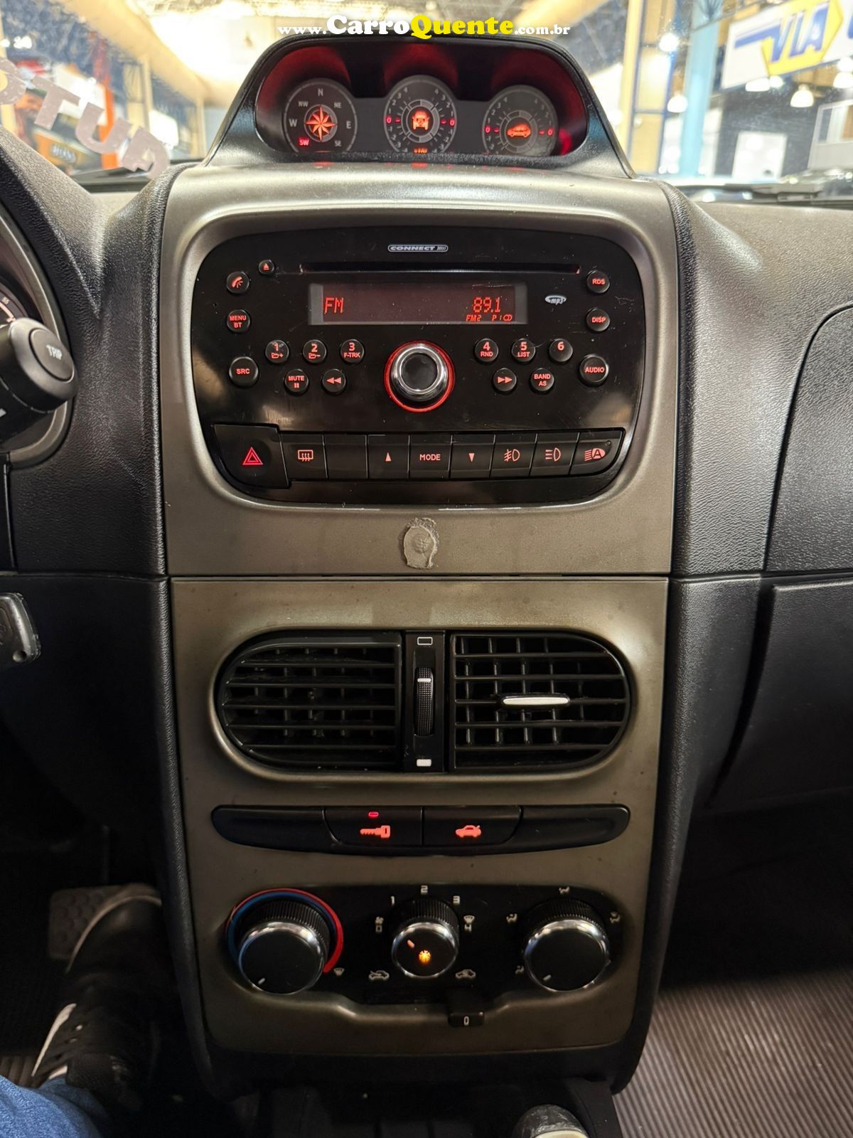 FIAT IDEA 1.8 MPI ADVENTURE 16V 2015 - Loja