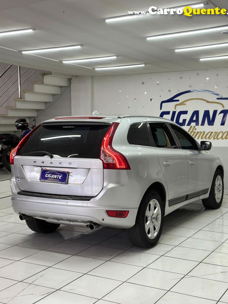 VOLVO   XC60 3.0 AWD AUT.   PRATA 2011 3.0 GASOLINA - Loja