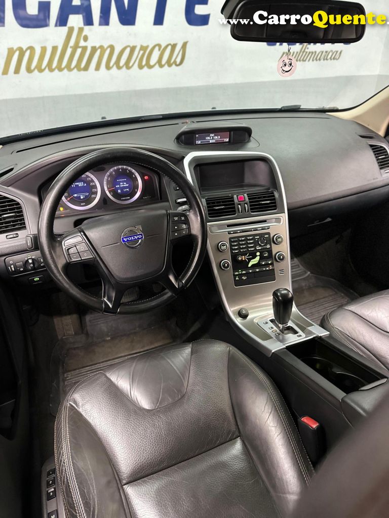VOLVO   XC60 3.0 AWD AUT.   PRATA 2011 3.0 GASOLINA - Loja