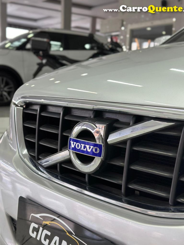 VOLVO   XC60 3.0 AWD AUT.   PRATA 2011 3.0 GASOLINA - Loja