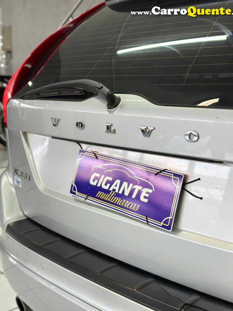 VOLVO   XC60 3.0 AWD AUT.   PRATA 2011 3.0 GASOLINA - Loja