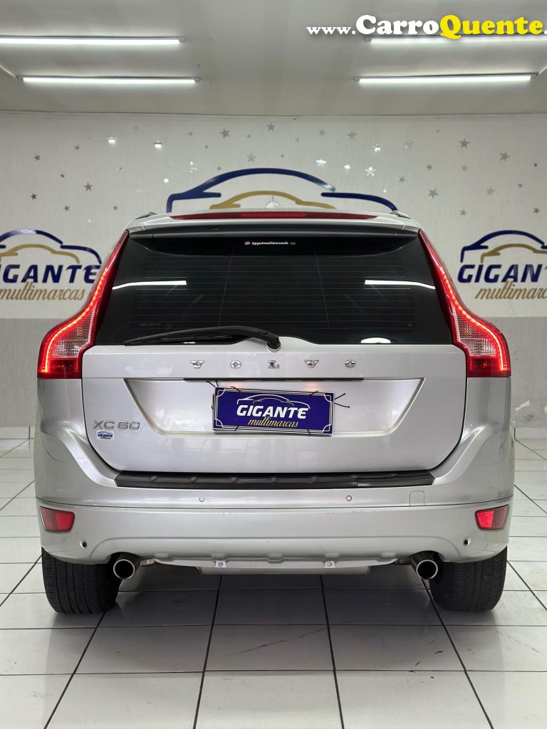 VOLVO   XC60 3.0 AWD AUT.   PRATA 2011 3.0 GASOLINA - Loja