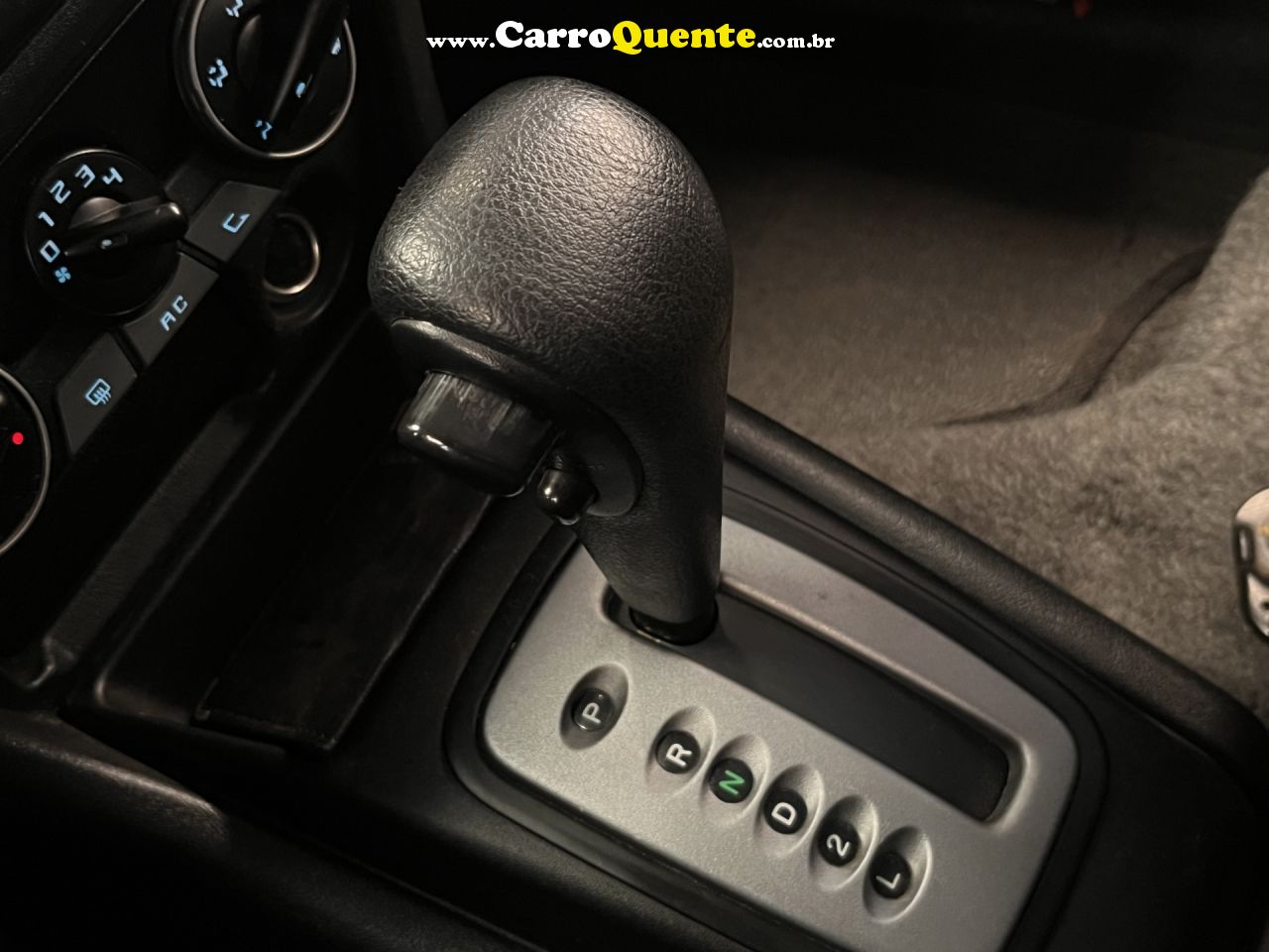 MITSUBISHI   PAJERO TR4 2.0 FLEX 16V 4X2 AUT.   BRANCO 2013 2.0 FLEX - Loja