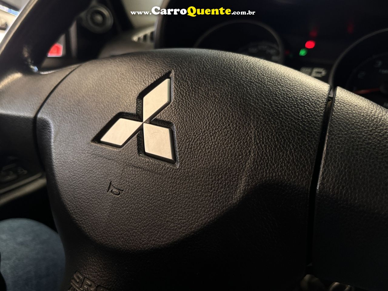 MITSUBISHI   PAJERO TR4 2.0 FLEX 16V 4X2 AUT.   BRANCO 2013 2.0 FLEX - Loja