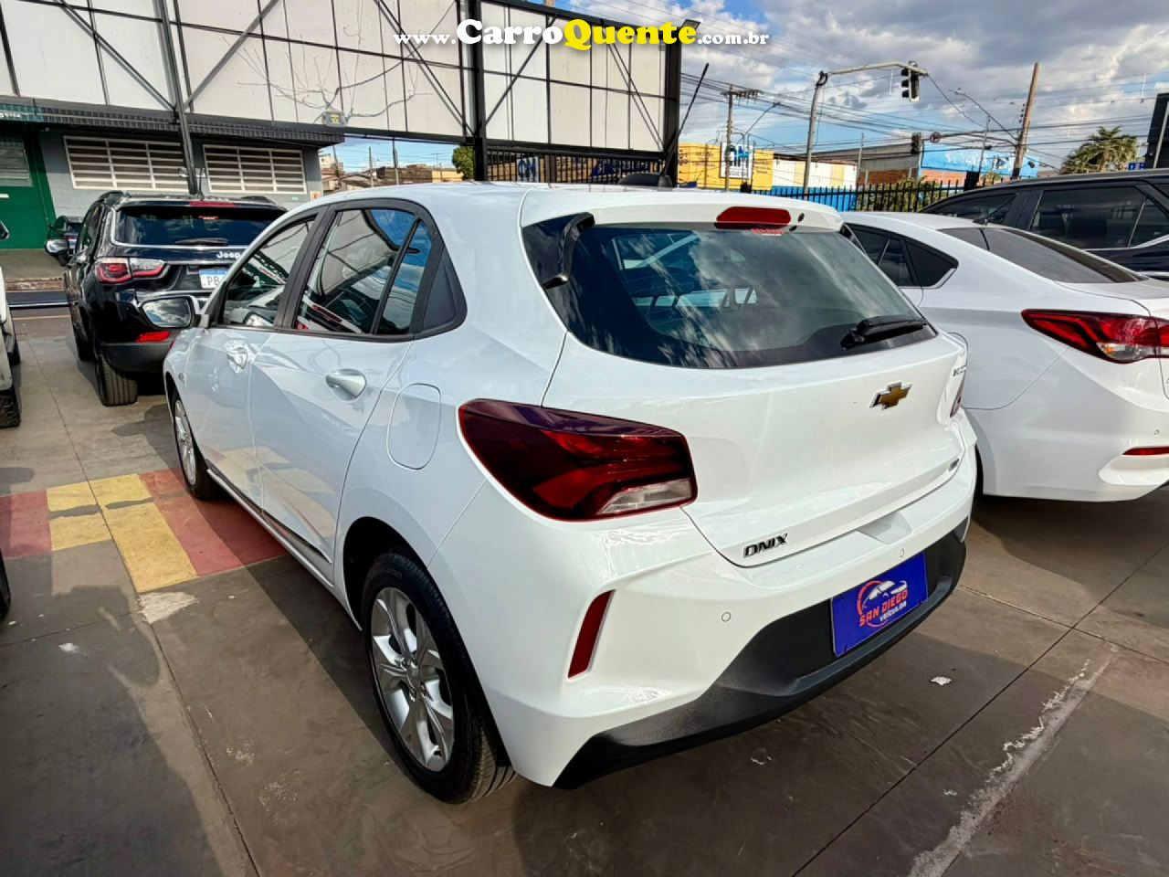 CHEVROLET   ONIX HATCH LTZ 1.0 12V TB FLEX 5P MEC.   BRANCO 2023 1.0 FLEX - Loja