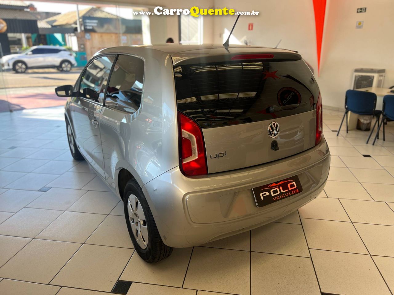 VOLKSWAGEN UP 1.0 MPI MOVE UP 12V 2015 - Loja