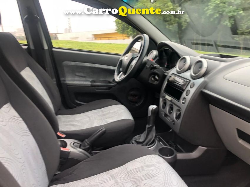 Ford FIESTA 1.0 MPI SEDAN 8V FLEX 4P MANUAL - Loja