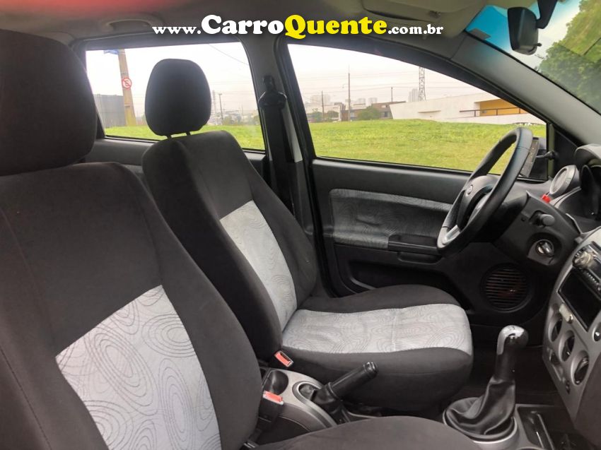 Ford FIESTA 1.0 MPI SEDAN 8V FLEX 4P MANUAL - Loja