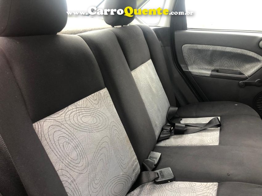 Ford FIESTA 1.0 MPI SEDAN 8V FLEX 4P MANUAL - Loja
