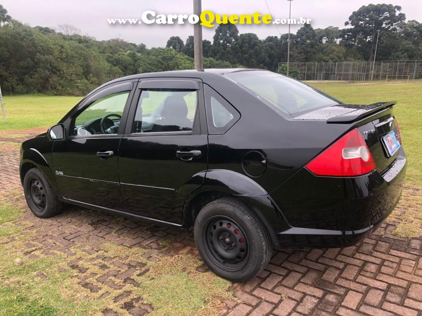 Ford FIESTA 1.0 MPI SEDAN 8V FLEX 4P MANUAL - Loja