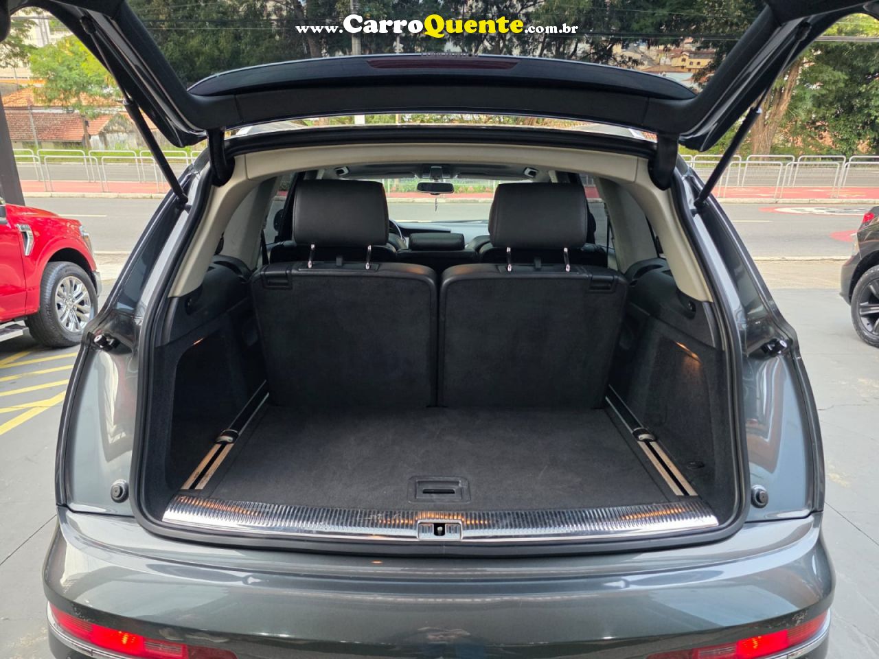 AUDI   Q7 3.0 V6 TFSI  QUAT.TIP.5P PERF.(HÍB.)   CINZA 2014 3.0 GASOLINA - Loja