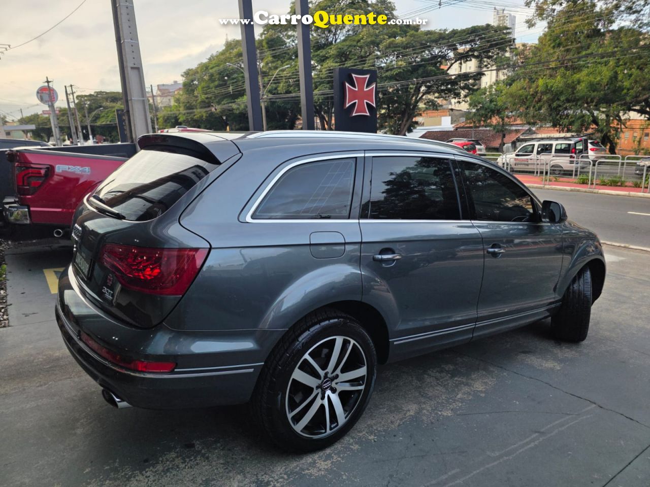 AUDI   Q7 3.0 V6 TFSI  QUAT.TIP.5P PERF.(HÍB.)   CINZA 2014 3.0 GASOLINA - Loja