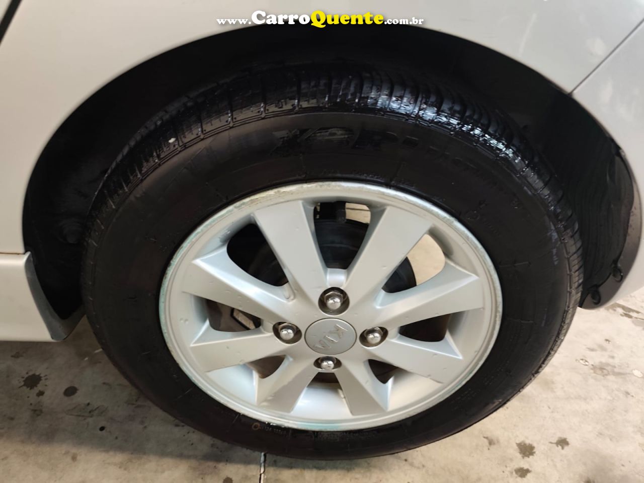 KIA   PICANTO EX 1.11.0 1.0 FLEX MEC.   PRATA 2014 1.1 FLEX - Loja