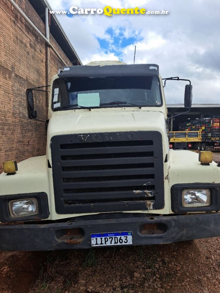 Volvo N10 280 Cavalo Mecânico 4x2 - Loja