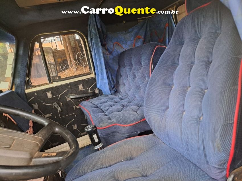 Volvo N10 280 Cavalo Mecânico 4x2 - Loja