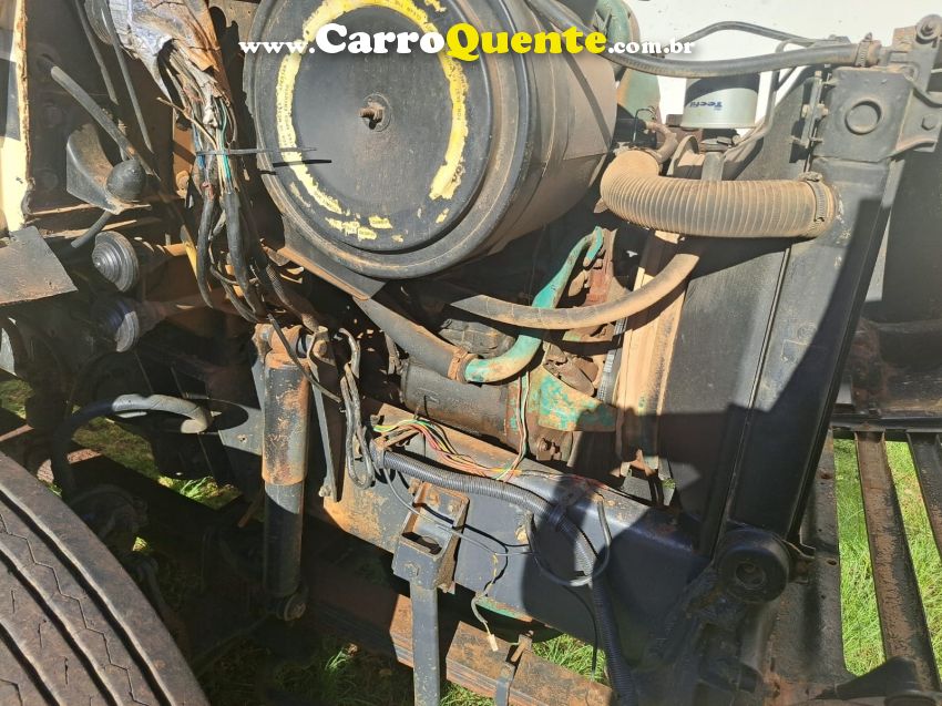Volvo N10 280 Cavalo Mecânico 4x2 - Loja