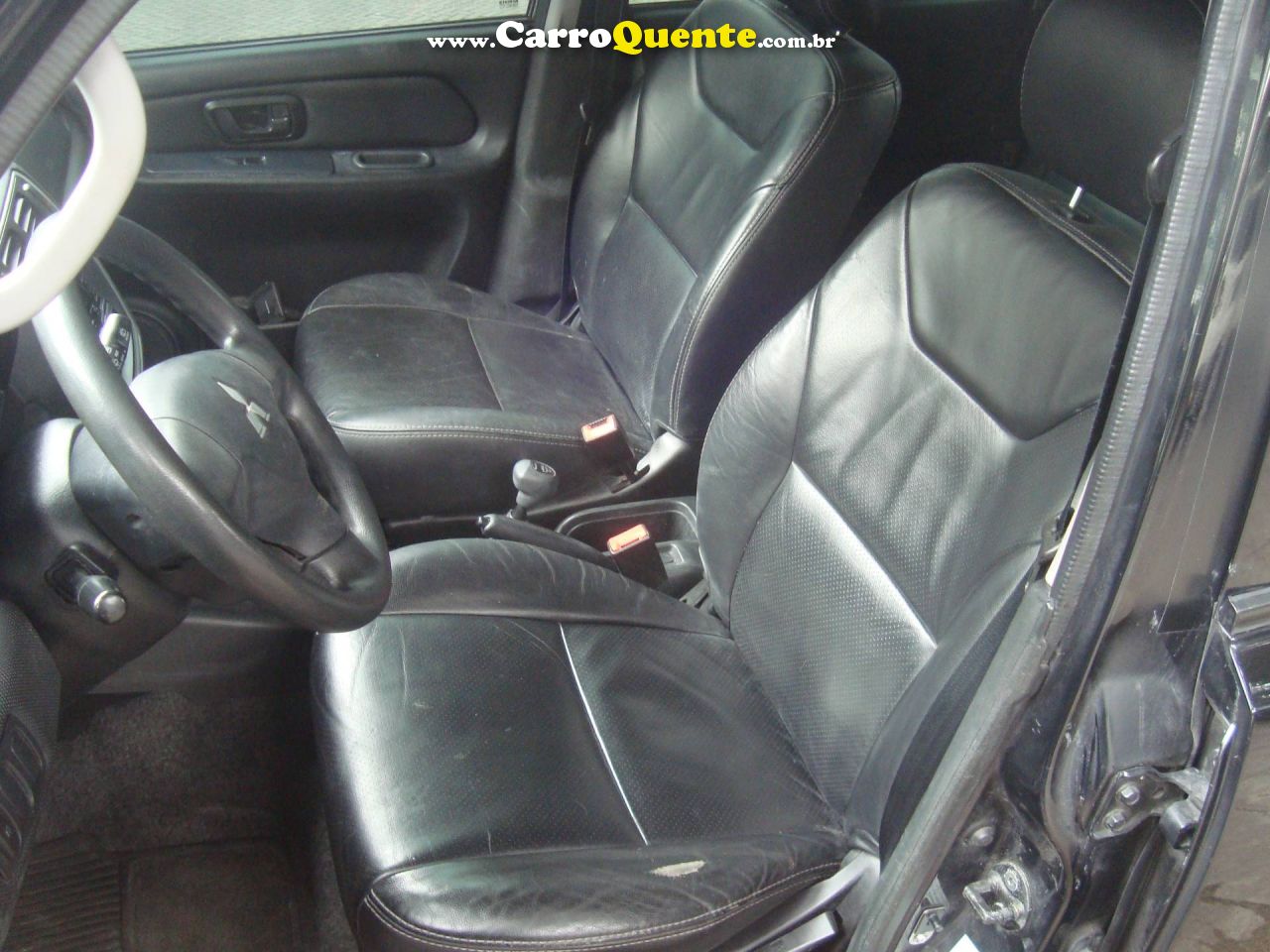 MITSUBISHI PAJERO TR4 2.0 4X4 16V 140CV 2011 - Loja