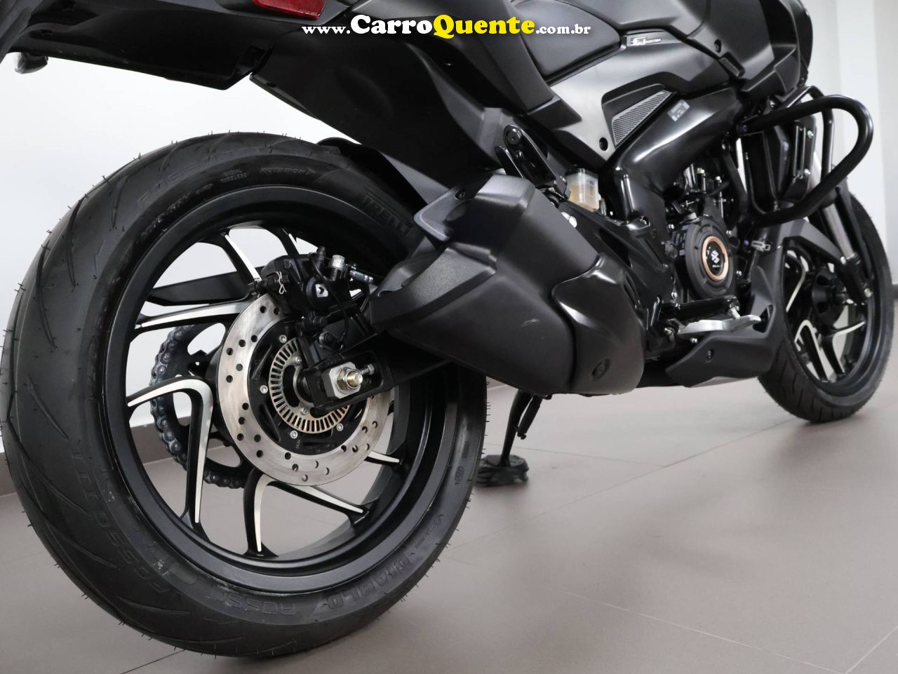 BAJAJ DOMINAR 400 ABS 2026 - Loja