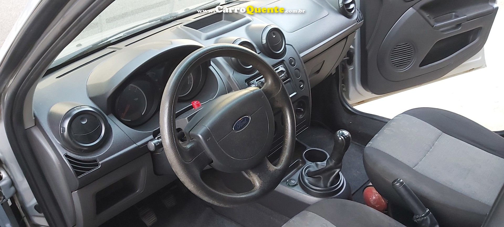 FORD   FIESTA SE 1.0 8V FLEX 5P   PRATA 2014 1.0 FLEX - Loja