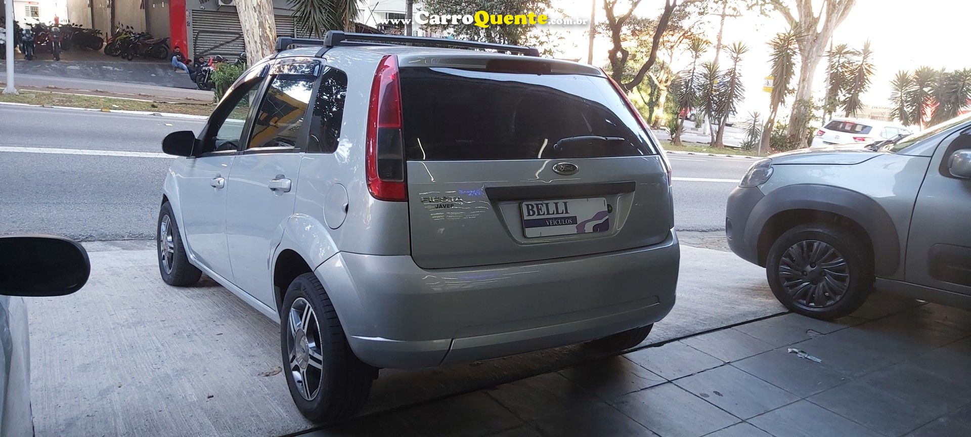 FORD   FIESTA SE 1.0 8V FLEX 5P   PRATA 2014 1.0 FLEX - Loja
