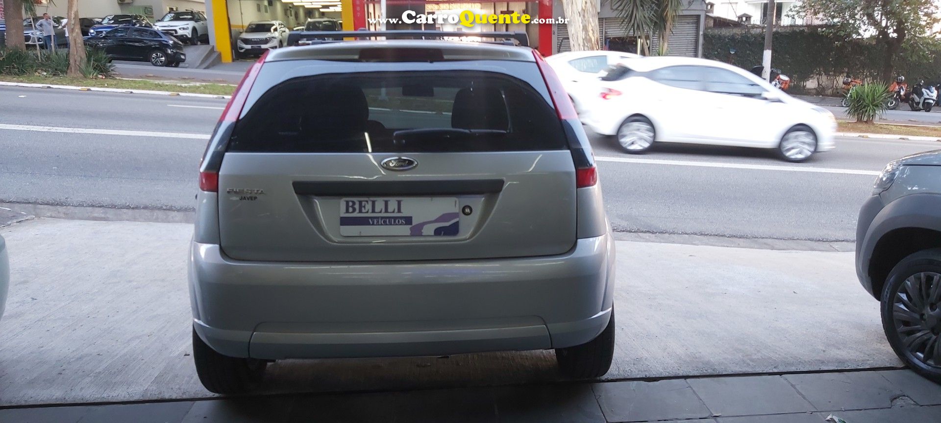 FORD   FIESTA SE 1.0 8V FLEX 5P   PRATA 2014 1.0 FLEX - Loja