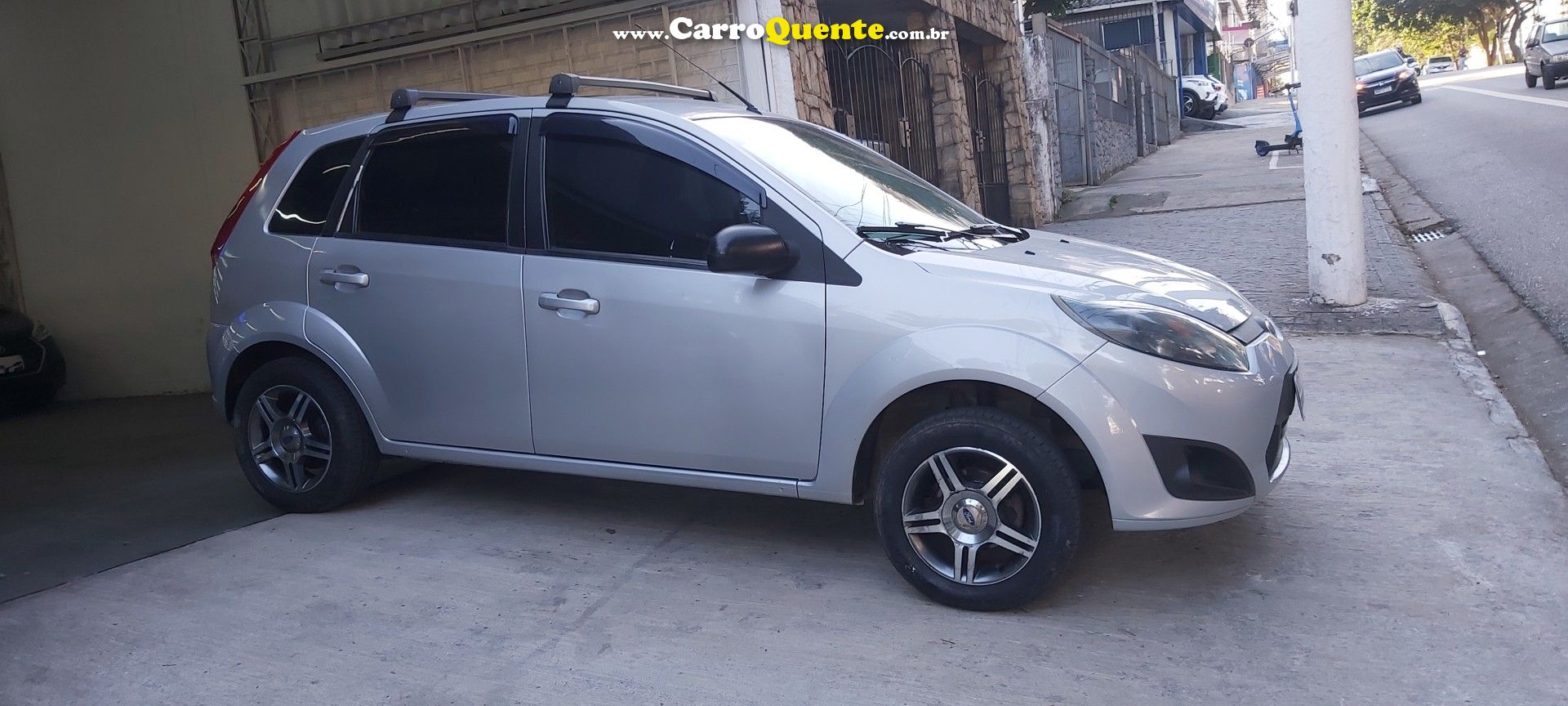 FORD   FIESTA SE 1.0 8V FLEX 5P   PRATA 2014 1.0 FLEX - Loja
