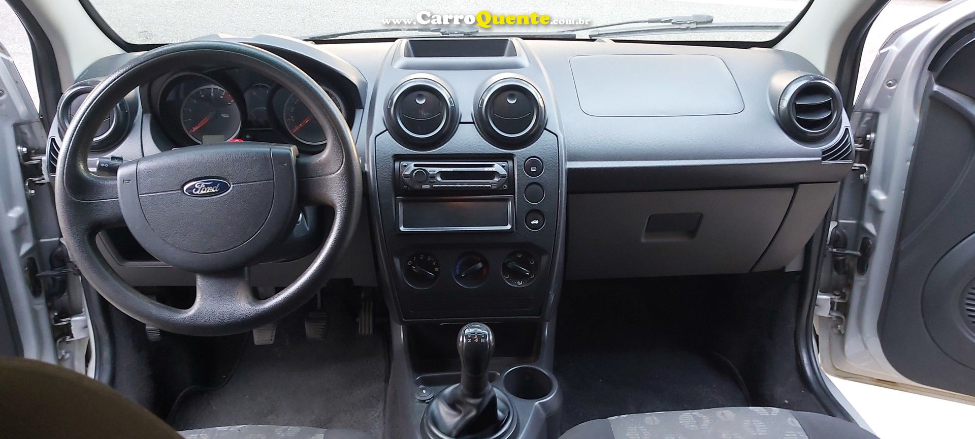FORD   FIESTA SE 1.0 8V FLEX 5P   PRATA 2014 1.0 FLEX - Loja