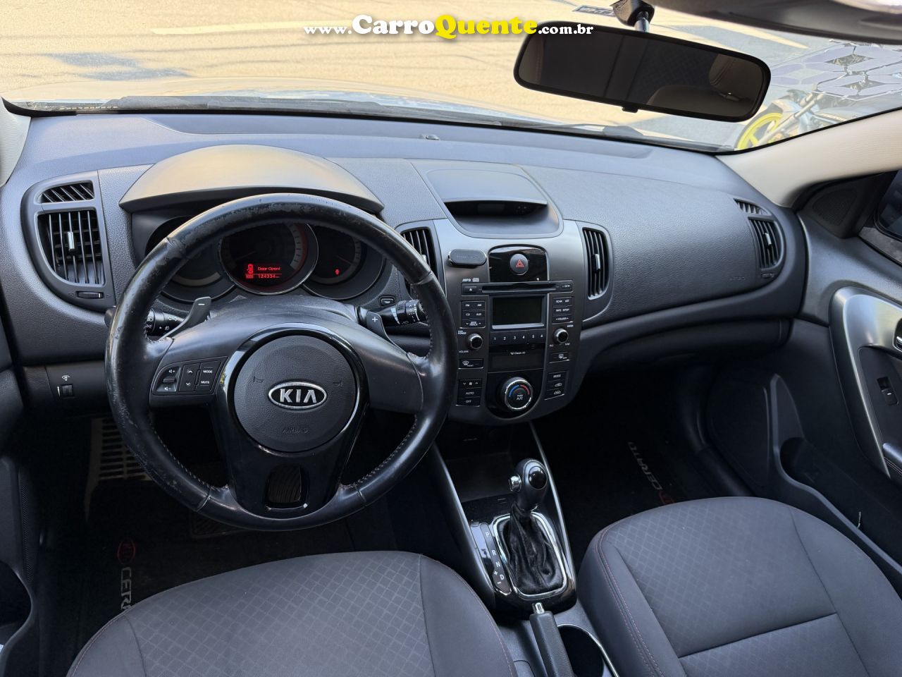 KIA   CERATO 1.6 16V AUT.   PRATA 2013 1.6 GASOLINA - Loja