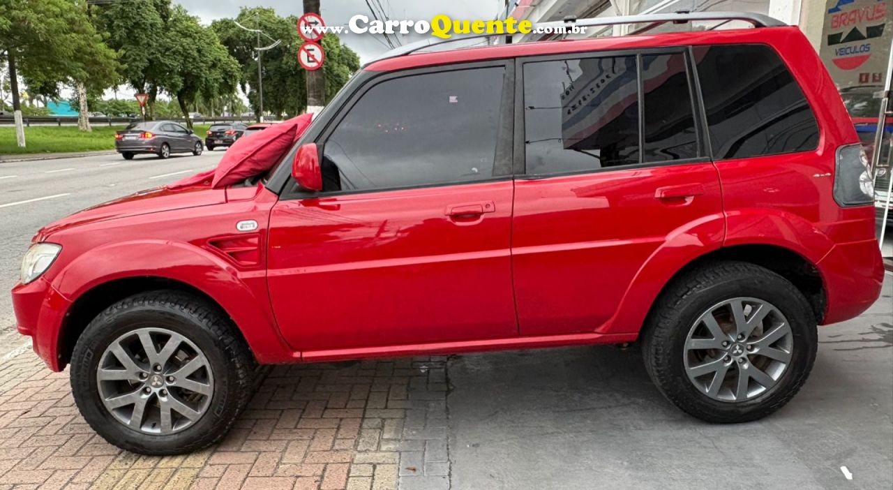 MITSUBISHI   PAJERO TR4 2.0 2.0 FLEX 16V 4X4 AUT.   VERMELHO 2010 2.0 FLEX - Loja
