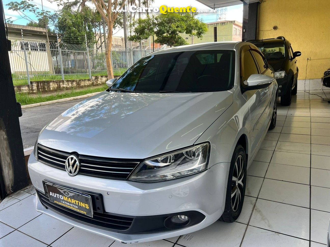 VOLKSWAGEN JETTA 2.0 COMFORTLINE 2012 - Loja