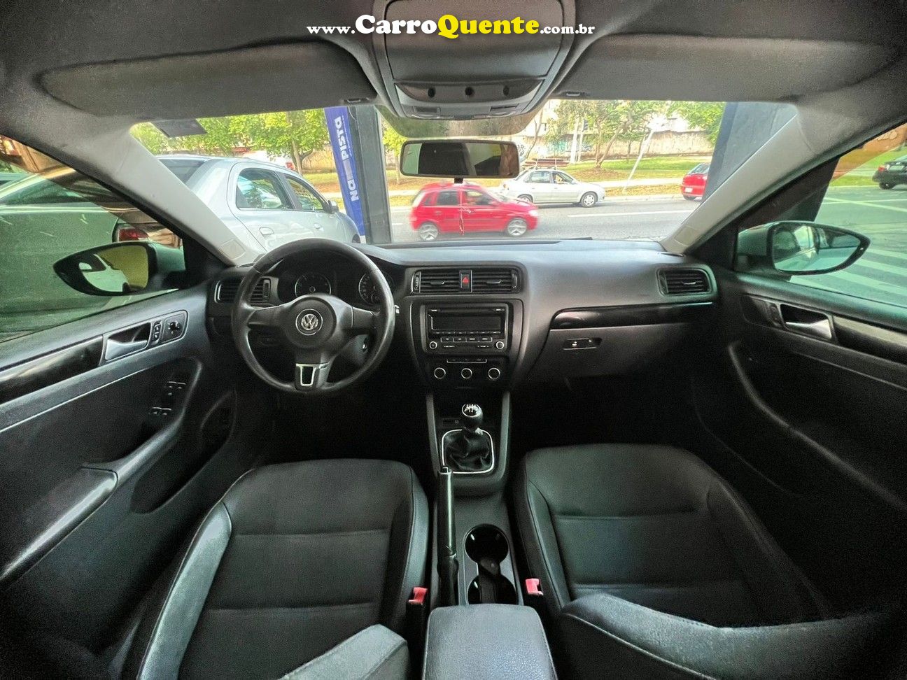 VOLKSWAGEN JETTA 2.0 COMFORTLINE 2012 - Loja